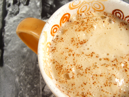 HOT CREAMY WHITE CHOCOLATE COFFEE DRINK — RICH, AROMATIC, AND PERFECT FOR COZY MOMENTS